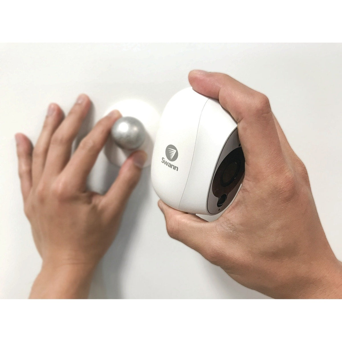 Swann SWWHD-INTCAM-US 1080p Full HD Battery-Powered Wire-Free Camera (Single)